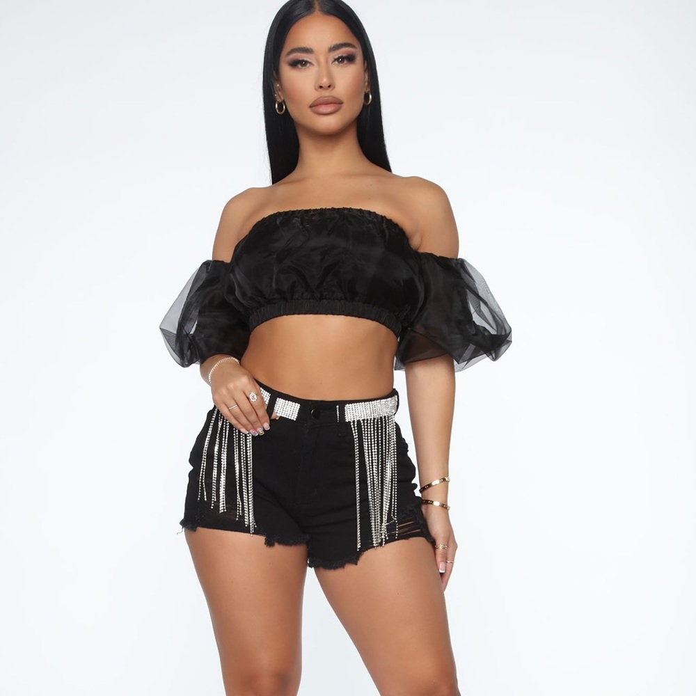 Fashion nova off of shoulder cropped top